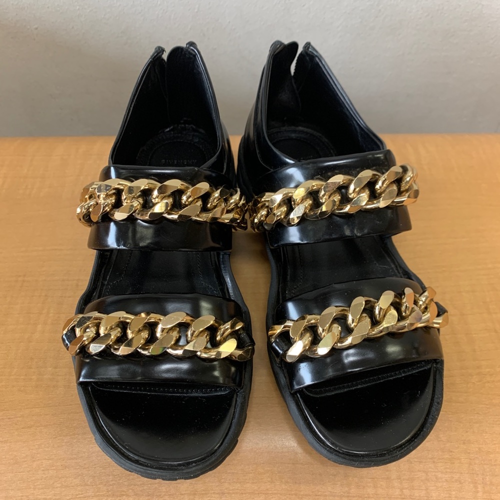 Givenchy sandals 👡